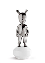 Cargar imagen en el visor de la galería, The Guest - Figura Plateado - Grande