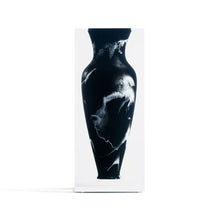 Cargar imagen en el visor de la galería, Elizabeth - Florero Mármol Negro