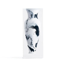 Cargar imagen en el visor de la galería, Elizabeth - Florero Mármol Blanco &amp; Negro