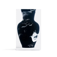 Cargar imagen en el visor de la galería, Joseph - Florero Negro Mármol