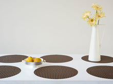 Cargar imagen en el visor de la galería, Dune - Individuales Redondos Raisin (Juego de 4)