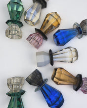 Cargar imagen en el visor de la galería, Modern Cut - Candelabro Rosa y Ámbar (Juego de 2)