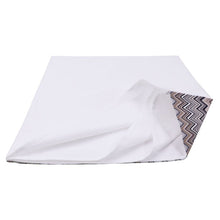 Cargar imagen en el visor de la galería, Cubierta de Matzá Zig-Zag + Bolsa Afikoman Cuadrada (Set de 2)