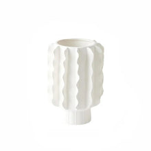 Cargar imagen en el visor de la galería, Frilled - Florero Mediano con Volantes Blanco Mate