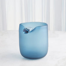 Cargar imagen en el visor de la galería, Poise - Florero Azul Pequeño