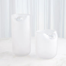 Cargar imagen en el visor de la galería, Poise - Florero Frosted Grande