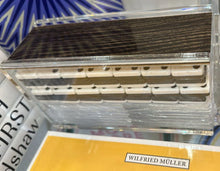Cargar imagen en el visor de la galería, El Catire - Juego de Dominó con Soportes en Madera Reciclada