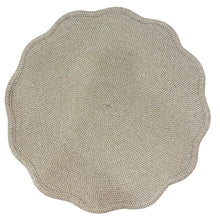 Cargar imagen en el visor de la galería, Glimmer - Individual Redondo Festoneado Dorado / Blanco (Juego de 4)