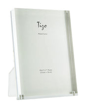 Cargar imagen en el visor de la galería, Lucite - Marco Acrilico Transparente de 5&quot;