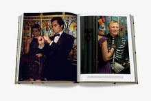 Cargar imagen en el visor de la galería, Libro - James Bond Destinations