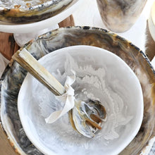 Cargar imagen en el visor de la galería, Signature - Bowl Redondo Mediano Remolino Blanco