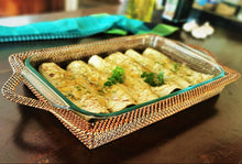 Cargar imagen en el visor de la galería, Canasta Rectangular con Fuente Pyrex 2QT (1.89 L)
