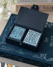 Cargar imagen en el visor de la galería, Revella - Juego de Cartas con Estuche Doble Azul Oscuro/ Azul Claro