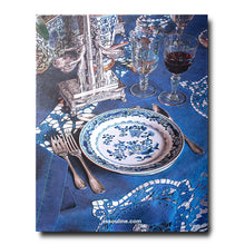 Cargar imagen en el visor de la galería, Libro - Valentino: En la Mesa del Emperador