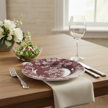 Cargar imagen en el visor de la galería, Albertine Prune - Colored Background Salad Plate ambientado