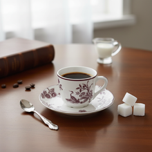 Cargar imagen en el visor de la galería, Albertine Prune - Moka Cup &amp; Saucer con café