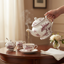 Cargar imagen en el visor de la galería, Albertine Prune - Teapot 12 cups en uso