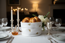 Cargar imagen en el visor de la galería, Bee Bread Basket – Lifestyle