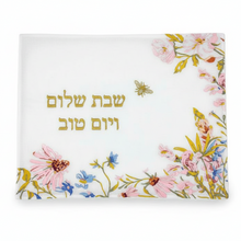 Cargar imagen en el visor de la galería, Challah Cover Flower Gold Bee - Fondo Blanco