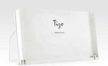 Cargar imagen en el visor de la galería, Tizo- Marco Horizontal Transparente de Acrílico 5x7"